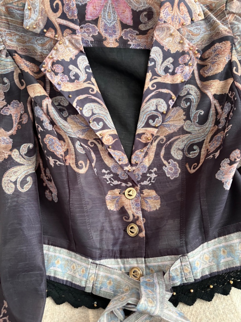 Top with front button size Small - Picture 2 of 3